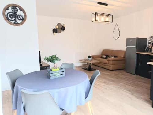 Gîte avec piscine (Gite avec piscine) in Mantallot