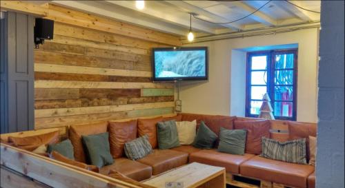 Shared lounge/TV area, CHALET AUBERGE - Les Melezes in Tignes