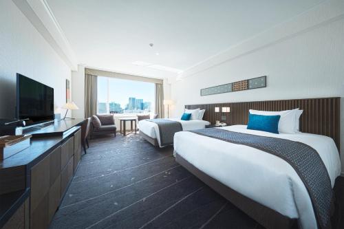 Executive Twin (Non-Smoking) with Lounge Access and Lounge Breakfast Included + Sauna Access