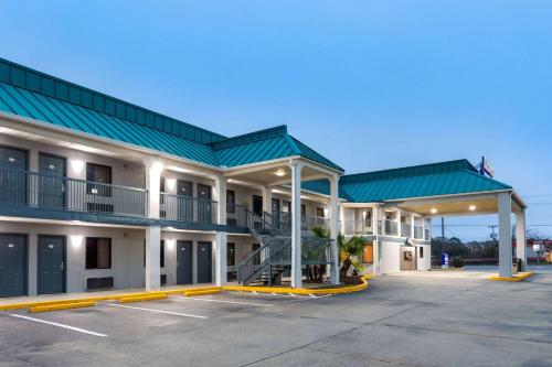 Baymont by Wyndham Biloxi - Ocean Springs, Biloxi
