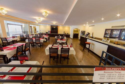 Ramada by Wyndham Houston Intercontinental Airport East - image 4