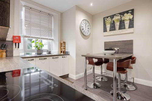 Carmel Apartments - image 4