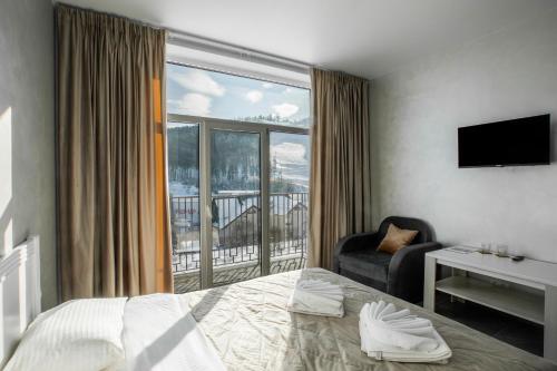 Double Room with Mountain View