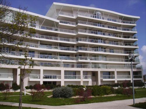 Studio lumineux 2 pers à La Rochelle avec parking proche plage - FR-1-551-31 Studio lumineux 2 pers à La Rochelle avec parking proche plage - FR-1-551-31