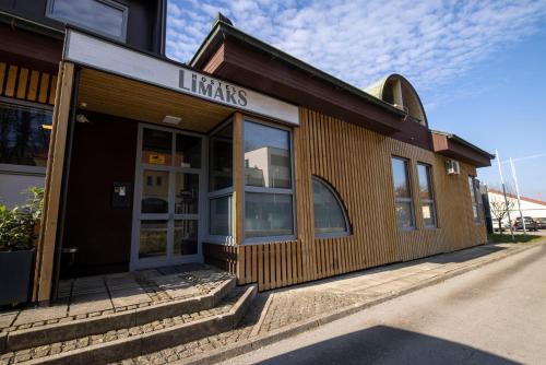 Hostel Limaks Celje - Accommodation