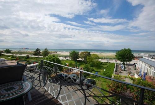 Villa Seeblick Warnemünde - Fewo mit Meerblick und Balkon direkt am Strand für 2-4 Pers