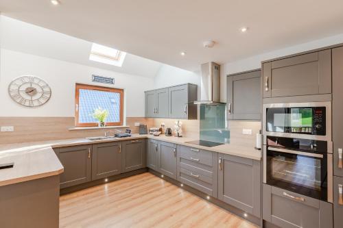 Konyha, Lord Galloway 38 with Hot Tub in Newton Stewart