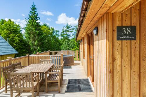 Erkély/terasz, Lord Galloway 38 with Hot Tub in Newton Stewart