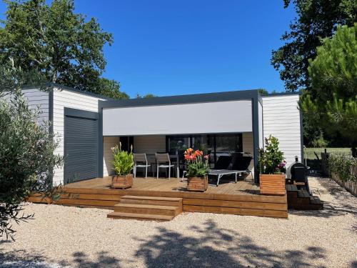 Modern and cosy ecolodge, shared heated pool, Les Mathes - Location saisonnière - Les Mathes