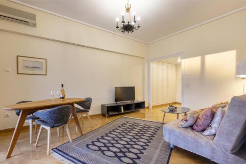 Valaoritou 6os - An aristocratic 1 BR in the hear, Athènes (photo 8)