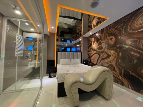 ฝักบัว, Motel Messalina in ตาตัวเป