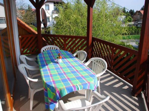 Balcony/terrace, Juhasz Apartman in Gyenesdias