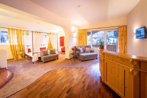 Junior Suite with Balcony and Mountain View