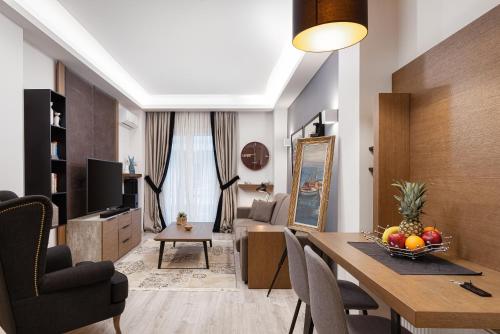 Acropolis Elegant Apartment - image 5