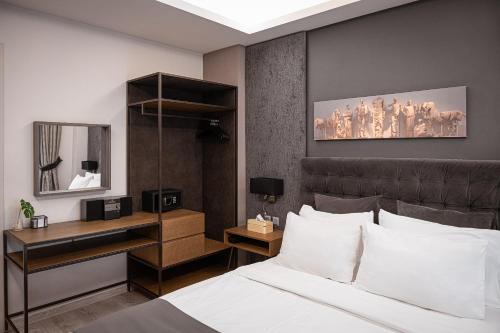 Acropolis Elegant Apartment - image 3