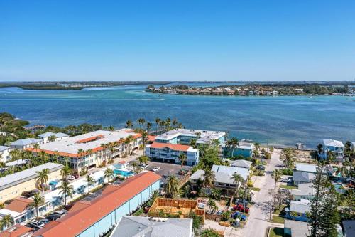 Anna Maria Island Beach Palms 5B