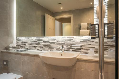 PREMIER SUITES PLUS Glasgow Bath Street - image 5