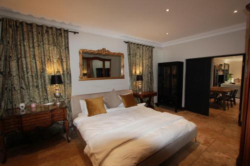 Alphen Drive Apartments - image 4