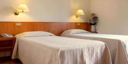 Hotel Plaza - image 7