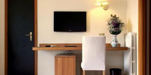 Double Room image 7