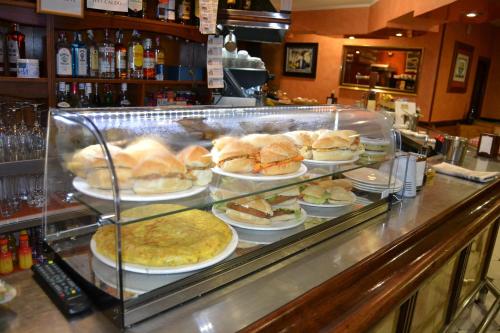 餐饮, Hotel Restaurante Las Camelias in 卡尔塔比奥