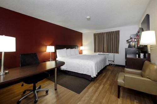 Red Roof Inn PLUS+ & Suites Malone