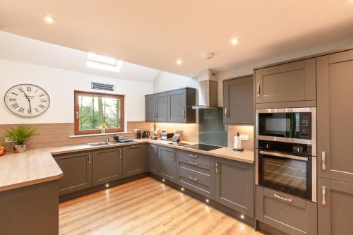 厨房, Lord Galloway 39 with Hot Tub in 纽顿斯图华特