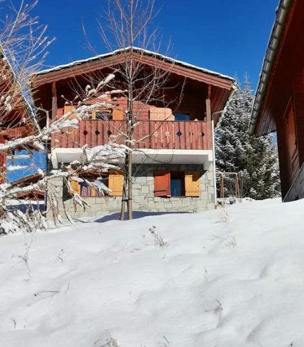 Chalet de 4 chambres a Valmeinier a 500 m des pistes avec piscine partagee sauna et balcon - Location, gîte - Valmeinier