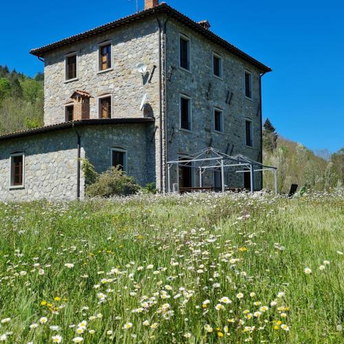 Villa Casa di Pietra en el norte de Lucca, Toscana