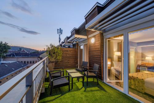 room detail thumbnail 1