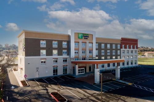 . Holiday Inn Express & Suites - Hollister by IHG