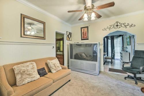 Cozy Montgomery Home Just 2 Mi to Downtown!