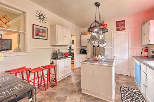 Cozy Montgomery Home Just 2 Mi to Downtown!