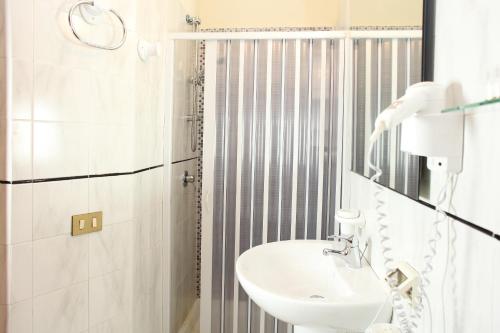 Double Room image 2