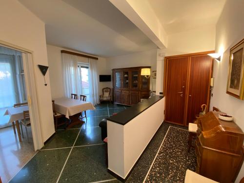 2 bedrooms, 3 beds