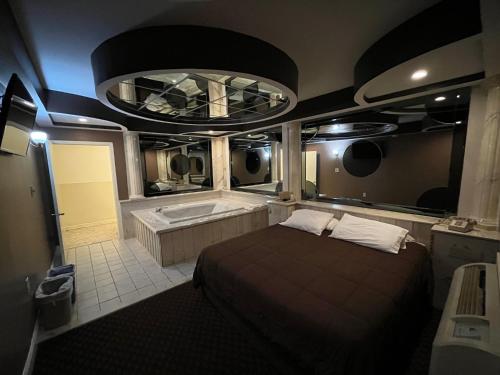 Gallery Holiday Motel