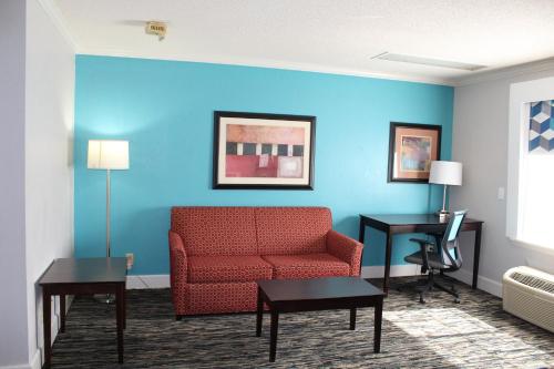 Quality Inn Crossville Near Cumberland Mountain State Park - image 9