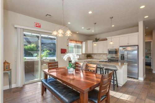 Coral Ridge Resort 4246 COZY, BEAUTIFUL TOWNHOME WITH LOTS OF ADDITIONAL PARKING! - Washington