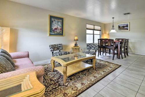 Casa Grande Home Near Golf, Dining and Shops!