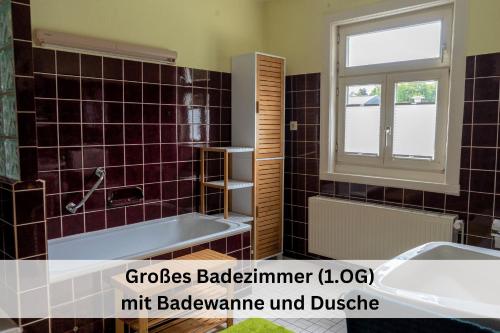 Komplettes Ferienhaus für bis zu 15 Personen mit großem Garten, Pool, Dart, Sauna-, Grill- und Fitnessbereich - Ideal für Familien