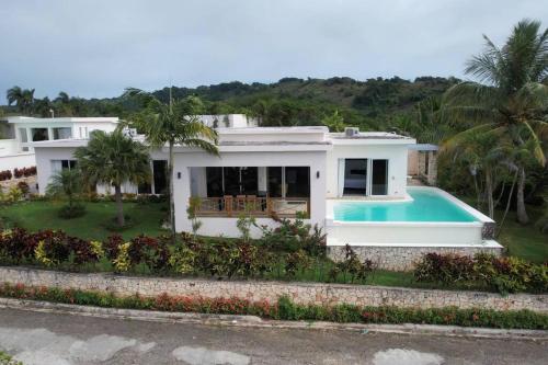 Villa Jardin de Rosa- 4 Bdr villa w/stunning views in Rio San Juan