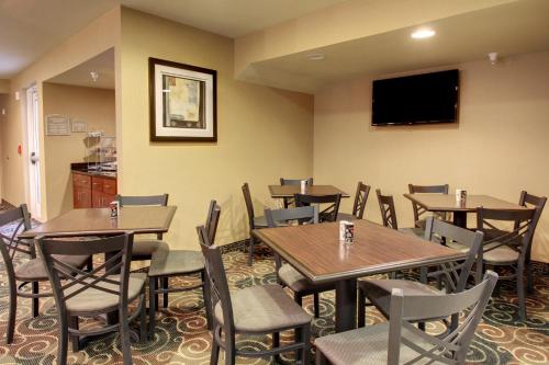 Cobblestone Hotel & Suites - Waynesboro in Rouzerville, USA