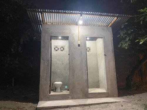 Bathroom, Binoclutan Campsite and Kubotel in Botolan