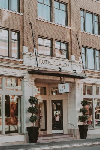 Hotel Rialto in Victoria, Canada