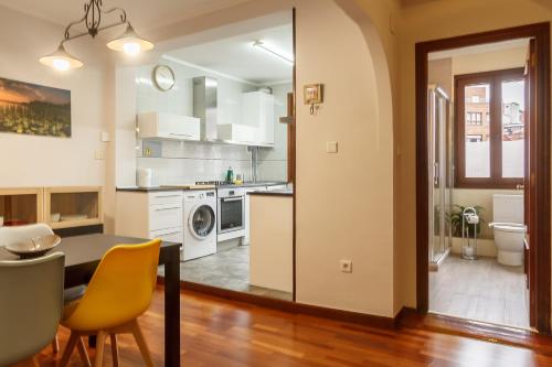 Vivienda turistica en el centro reformada con wifi, Bilbao (foto 7)