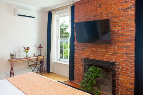 431378975 Argos Inn - Ithaca's Boutique Hotel