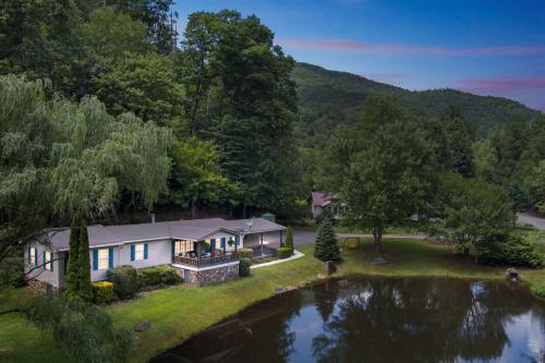 Twin Ponds Retreats retreat in Whittier, USA