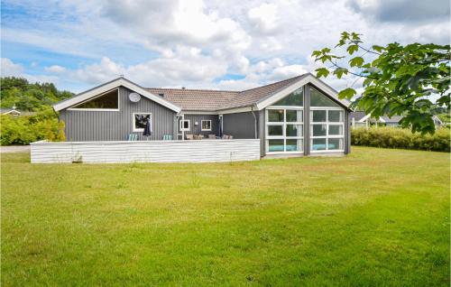 Lovely Home In Ebeltoft With Swimming Pool