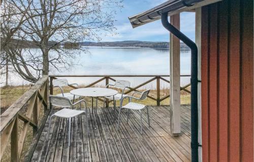 . Beach Front Home In Ludvika With Sauna