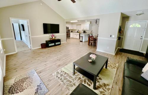 Beautiful Beach house with heated pool in Jacksonville, USA